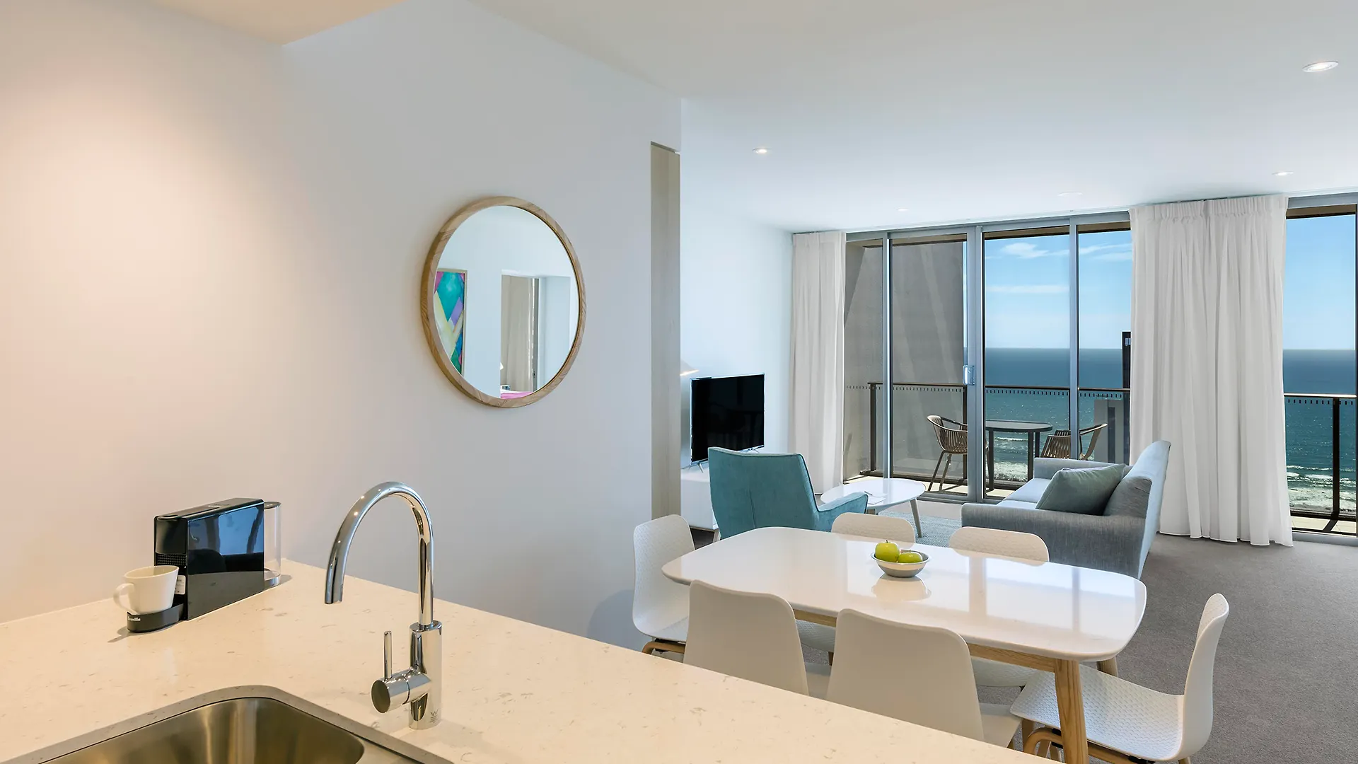Avani Broadbeach Residences Gold Coast 4*,  Austrália